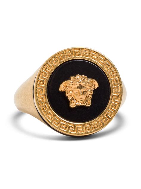 medusa anello versace nero squadrato|Versace Anello Con Sigillo Medusa .